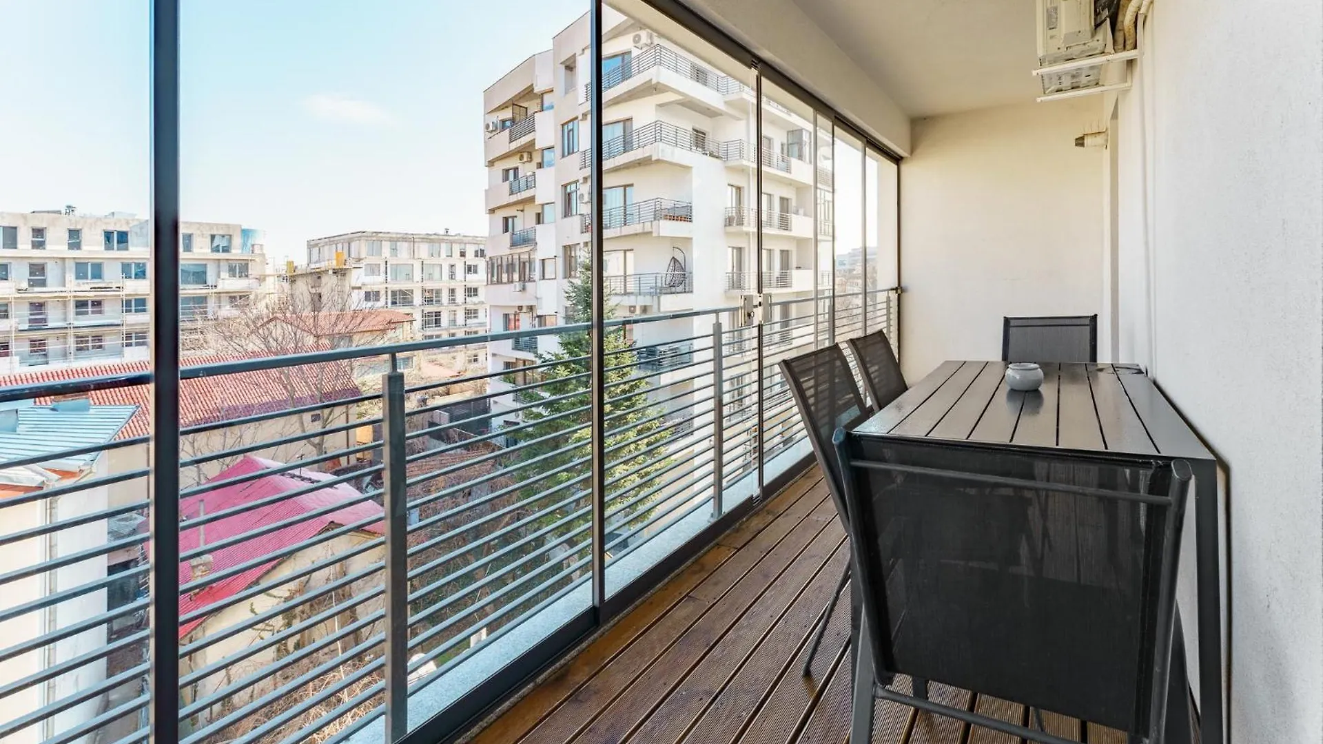 Dioptase - Stylish Retreat By Selestate With Balcony Διαμέρισμα Βουκουρέστι