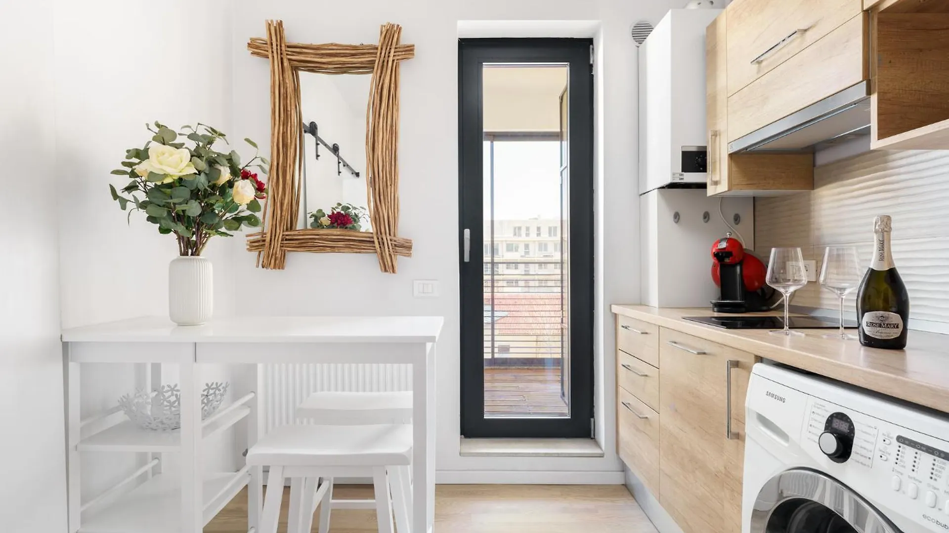 Dioptase - Stylish Retreat By Selestate With Balcony Διαμέρισμα Βουκουρέστι